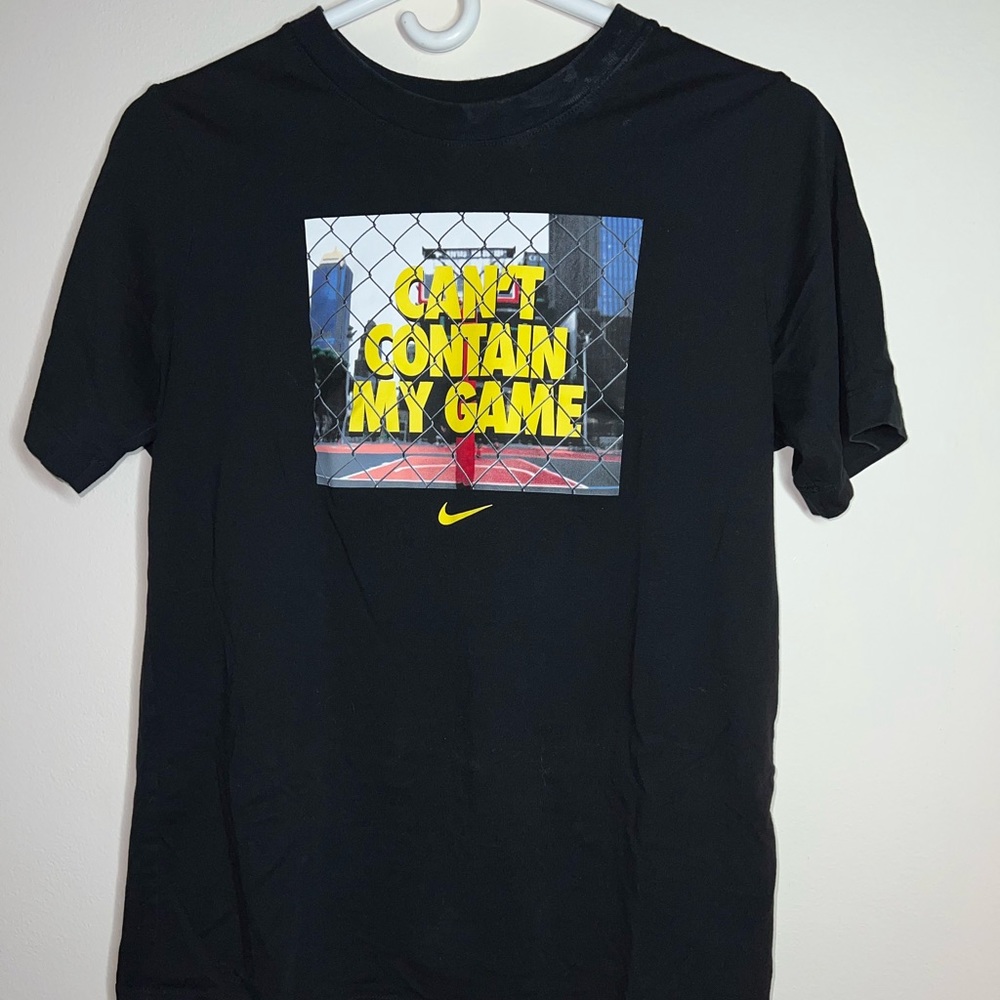 Nike Can’t Contain My Game Black Print Tee size XL